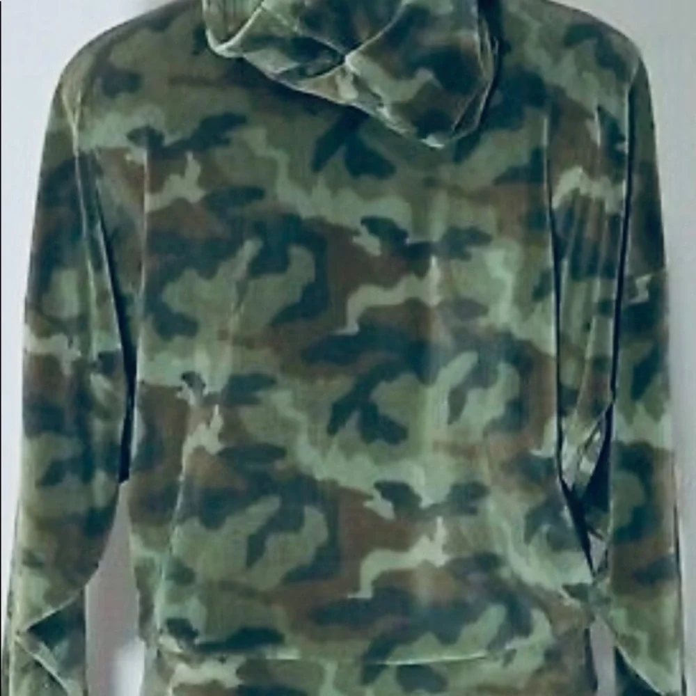 American Eagle Everafter velour cameo hoodie - Picture 2 of 5